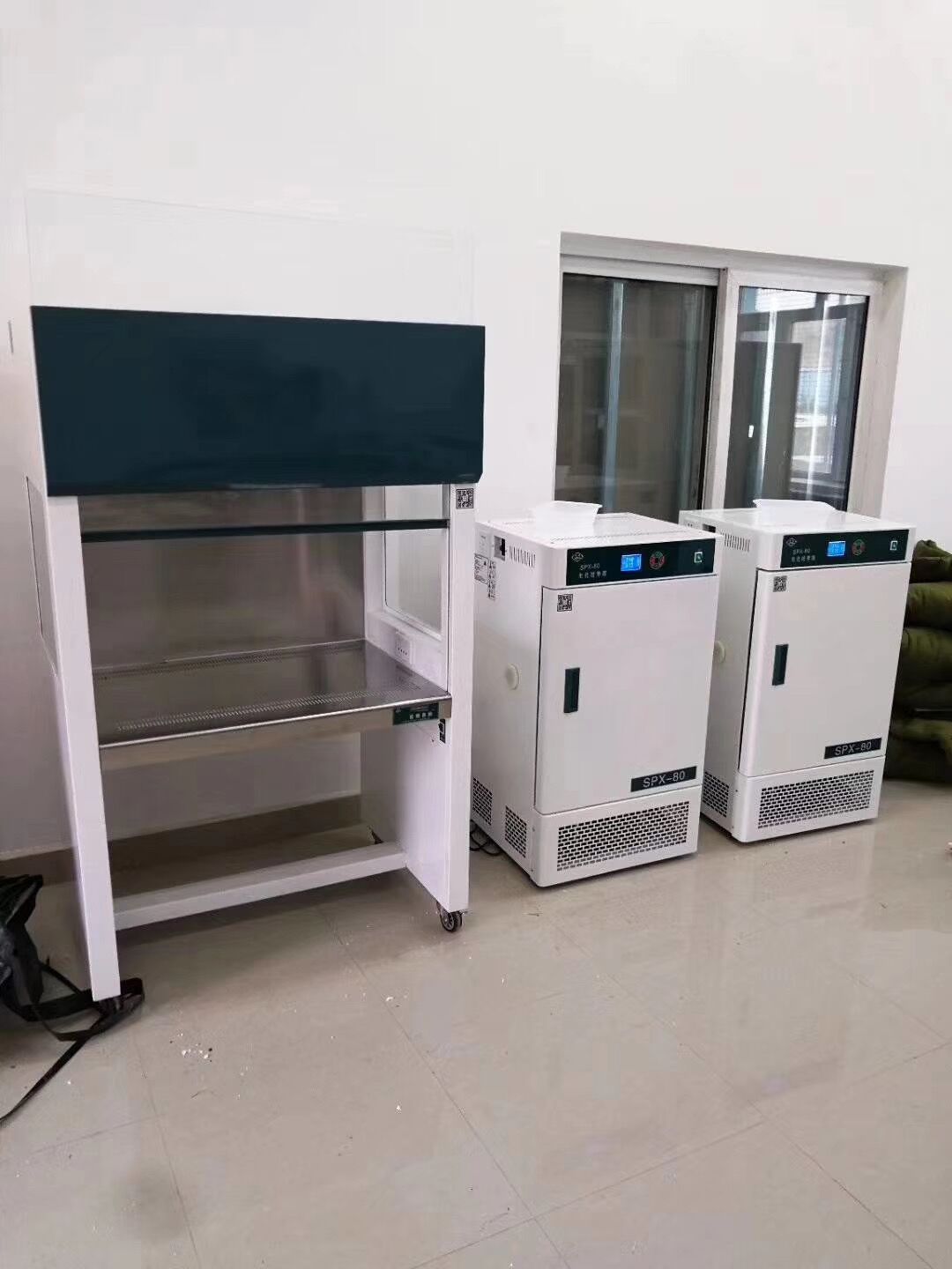 ဓာတ်ခွဲခန်းလေထုသန့်ရှင်းသော Biosafety BioSafety Baby Babax Fume Hood