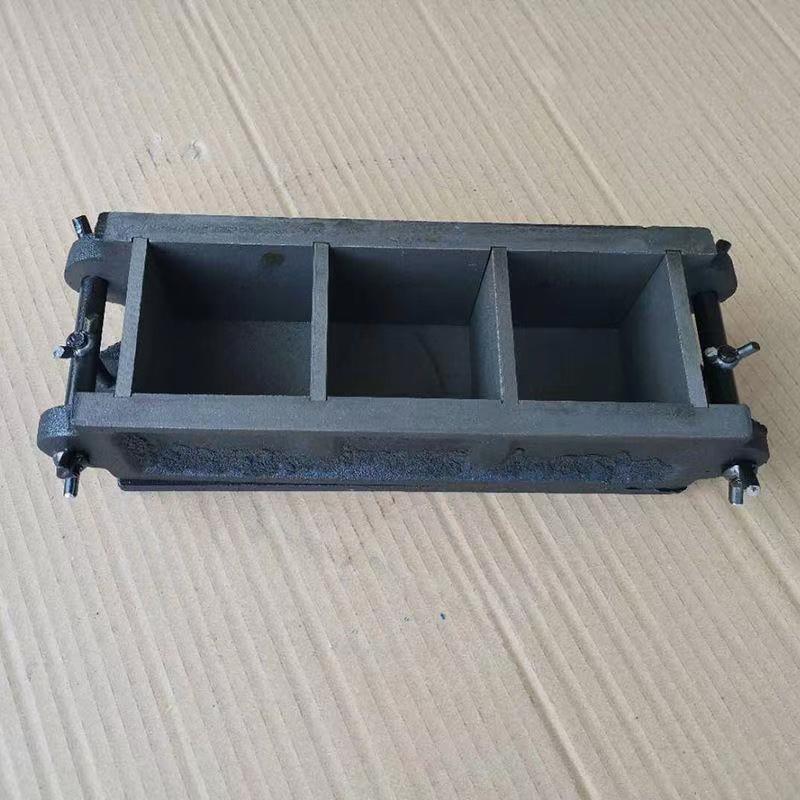 သံ Iron Cube မှို 100 မီလီမီတာ