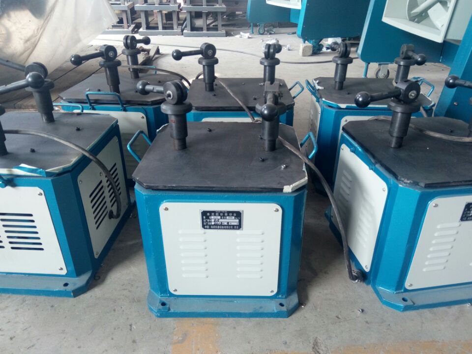 GZ-75 တုန်ခါခြင်းစားပွဲပေါ်မှာ